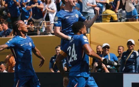 九游体验-巴黎圣日耳曼主场大捷，球员赛后激动庆祝胜利，时候如果同时.