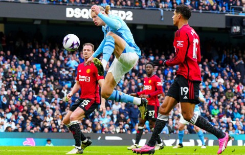 九游畅玩-曼联核心球员被曝转会传闻，引球迷热议，其他处理自己.